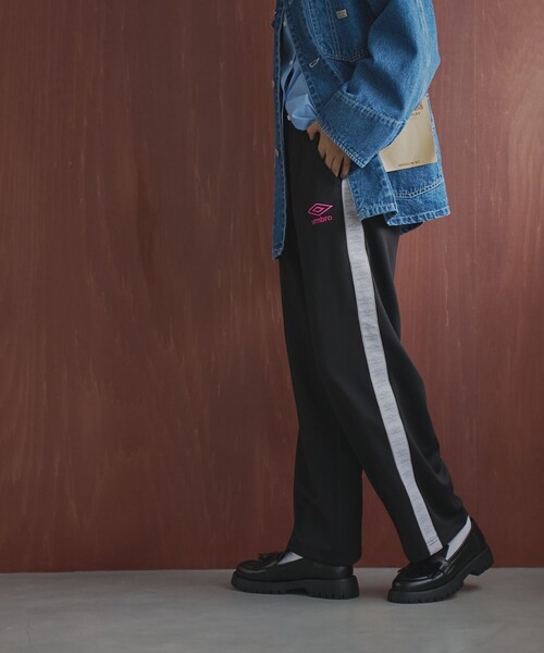 UMBRO（アンブロ）の「UMBRO（アンブロ）別注トラックパンツ（その他パンツ・レディース・ブラック/ダークグリーン/ネイビー・M/L）」の5枚目の写真