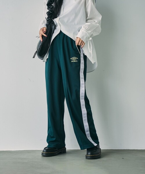 UMBRO（アンブロ）の「UMBRO（アンブロ）別注トラックパンツ（その他パンツ・レディース・ブラック/ダークグリーン/ネイビー・M/L）」の16枚目の写真