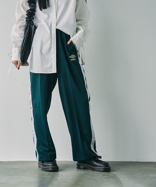 UMBRO（アンブロ）の「UMBRO（アンブロ）別注トラックパンツ（その他パンツ・レディース・ブラック/ダークグリーン/ネイビー・M/L）」の17枚目の写真