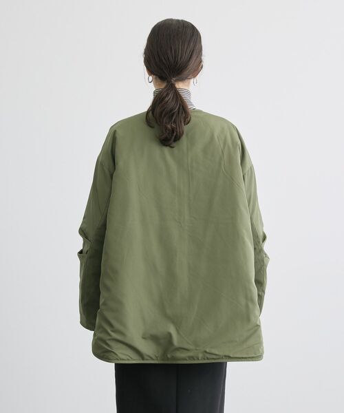 AMERICAN HOLIC（アメリカンホリック）の「軽ポカリバーシブルキルティングコート（ノーカラージャケット・レディース・アイボリー/カーキ/ブラック・L/M）」の21枚目の写真