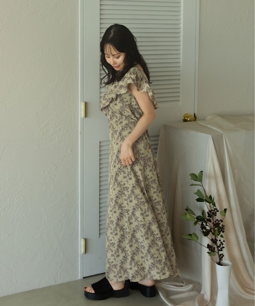 fupel(フぺル)の「Multiway flower ruffle onepiece /マルチウェイ花柄フリルワンピース(ワンピース・レディース・ベージュ/アイボリー/ブラック・FREE)」の5枚目の写真