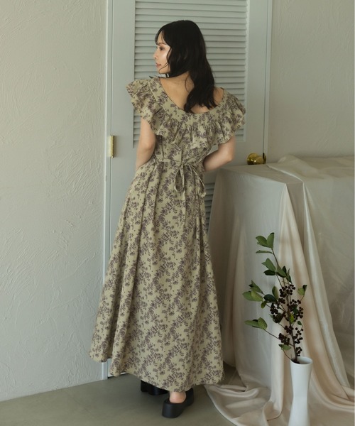 fupel(フぺル)の「Multiway flower ruffle onepiece /マルチウェイ花柄フリルワンピース(ワンピース・レディース・ベージュ/アイボリー/ブラック・FREE)」の6枚目の写真