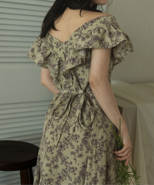 fupel(フぺル)の「Multiway flower ruffle onepiece /マルチウェイ花柄フリルワンピース(ワンピース・レディース・ベージュ/アイボリー/ブラック・FREE)」の15枚目の写真