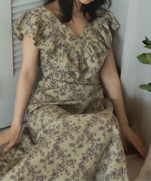 fupel(フぺル)の「Multiway flower ruffle onepiece /マルチウェイ花柄フリルワンピース(ワンピース・レディース・ベージュ/アイボリー/ブラック・FREE)」の7枚目の写真