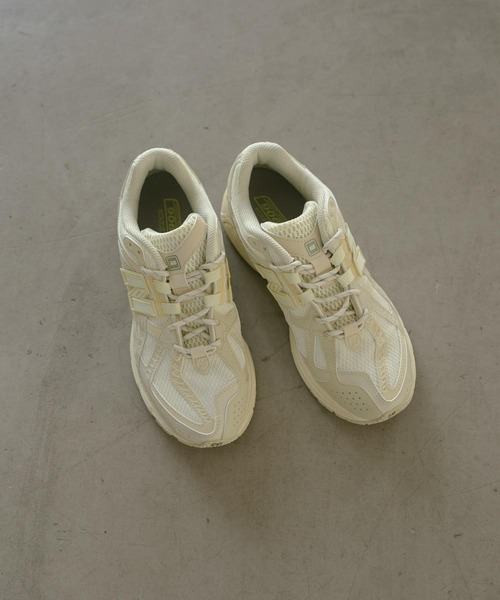 NEW BALANCE（ニューバランス）の「NEW BALANCE　1906R（スニーカー・レディース・オフホワイト・24/24.5/23.5）」の2枚目の写真