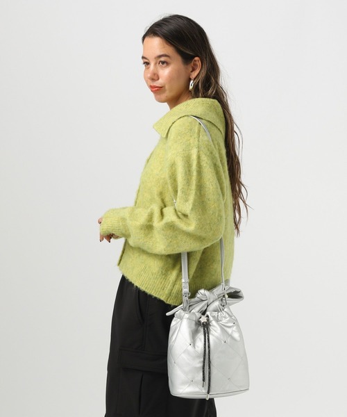 BAYFLOW（ベイフロー）の「[500mlペットボトルも入る]スタッズリボン巾着（ショルダーバッグ・レディース・ブラック/シルバー・FREE）」の5枚目の写真