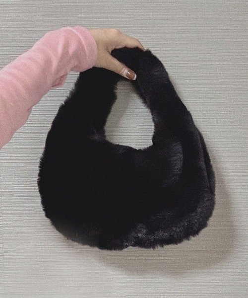 rectangle（レクタングル）の「ふわもこファーハンドバッグ（ハンドバッグ・レディース・モカ/ホワイト/ブラック/グレー・FREE）」の2枚目の写真