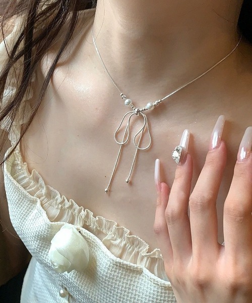 LA VORAGINE（ラ ヴォラジネ）の「エコパールネックレス（ネックレス・レディース・シルバー・FREE）」の4枚目の写真