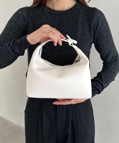 MYMOOD.(マイムード)の「【長さ調整可】PUハンドバッグ(ハンドバッグ・レディース・グレイッシュベージュ/ブラック/ホワイト・FREE)」の21枚目の写真