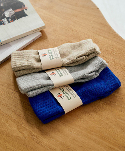 William Brunton Hand Knits（ウィリアム ブラントン ハンド ニット）の「William Brunton Hand Knits　cable Wristwarmers（手袋・レディース・ライトグレー/ロイヤルブルー/オートミール・-）」の17枚目の写真