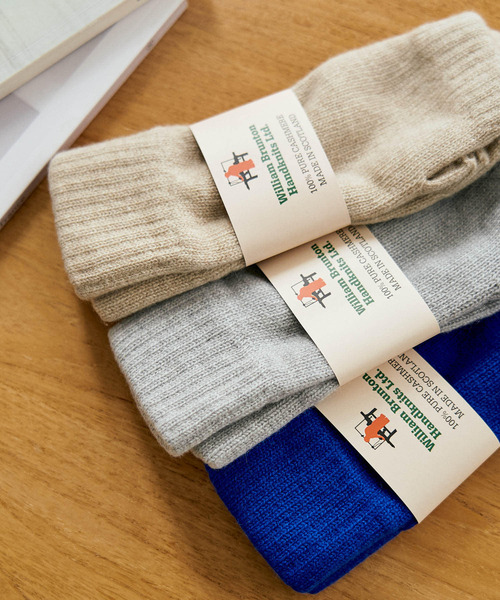 William Brunton Hand Knits（ウィリアム ブラントン ハンド ニット）の「William Brunton Hand Knits　cable Wristwarmers（手袋・レディース・ライトグレー/ロイヤルブルー/オートミール・-）」の18枚目の写真