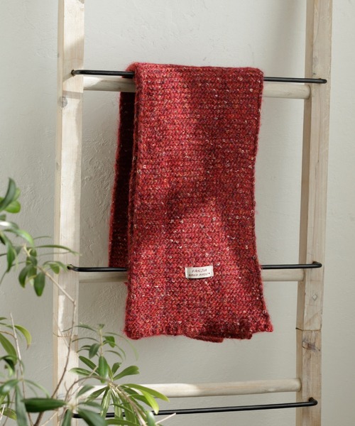 VitaFelice（ヴィータフェリーチェ）の「ミックスヤーンデザイン　バルキーストールニットマフラー（マフラー・レディース・アイボリー/グレー/ブラウン/グリーン/レッド/ネイビー/イエロー・FREE）」の7枚目の写真