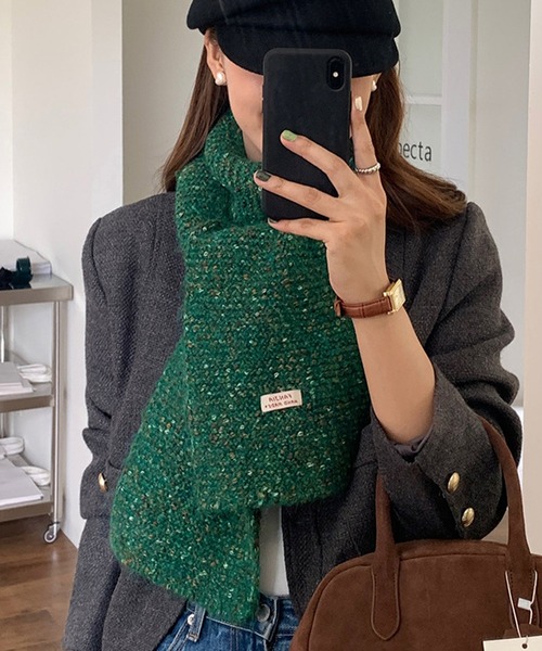 VitaFelice（ヴィータフェリーチェ）の「ミックスヤーンデザイン　バルキーストールニットマフラー（マフラー・レディース・アイボリー/グレー/ブラウン/グリーン/レッド/ネイビー/イエロー・FREE）」の4枚目の写真