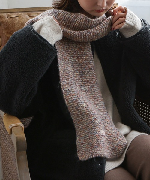 VitaFelice（ヴィータフェリーチェ）の「ミックスヤーンデザイン　バルキーストールニットマフラー（マフラー・レディース・アイボリー/グレー/ブラウン/グリーン/レッド/ネイビー/イエロー・FREE）」の2枚目の写真