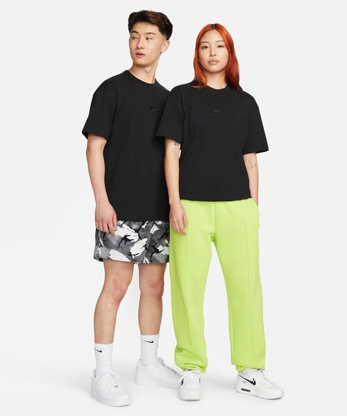 NIKE（ナイキ）の「ナイキ スポーツウェア プレミアム エッセンシャル メンズ Tシャツ / Nike Sportswear Premium Essentials Men's T-Shirt DO7393-010 Black（Tシャツ/カットソー・メンズ・ブラック・3XL/S/M/L/2XL/XL/XS）」の3枚目の写真