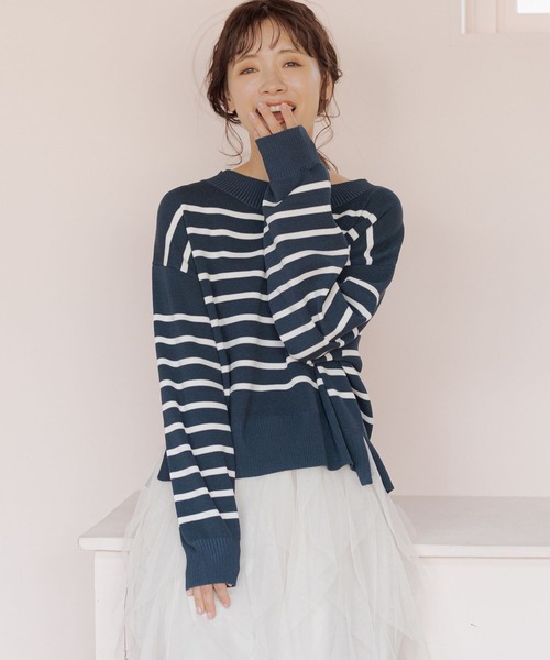 mysty woman(ミスティウーマン)の「ボーダーボートネックプルオーバー 288615(ニット/セーター・レディース・オフホワイト/グレイッシュベージュ/ネイビー・FREE)」の1枚目の写真