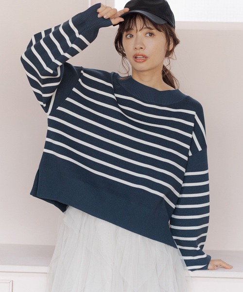 mysty woman(ミスティウーマン)の「ボーダーボートネックプルオーバー 288615(ニット/セーター・レディース・オフホワイト/グレイッシュベージュ/ネイビー・FREE)」の11枚目の写真