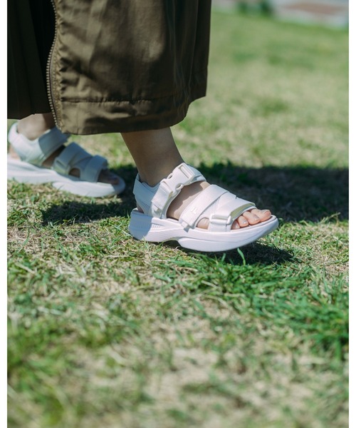 FILA(フィラ)の「FILA FLOAT SD(サンダル・レディース・オフホワイト・23.0cm/24.0cm/25.0cm/26.0cm/27.0cm/28.0cm)」の1枚目の写真