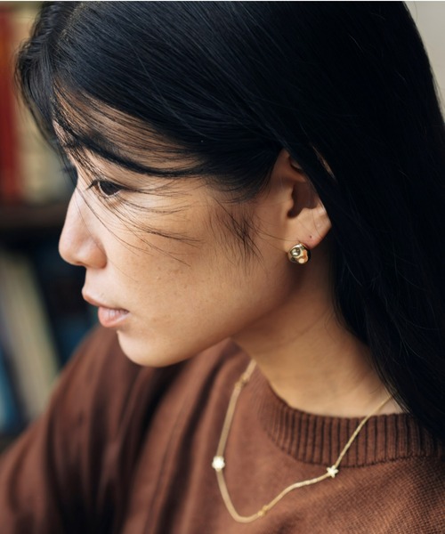 Nothing And Others(ナッシングアンドアザーズ)の「「Nothing And Others × Mami Ishioka Collection」Asymmetry Polygon Pierce(ピアス(両耳用)・レディース・ゴールド・FREE)」の1枚目の写真