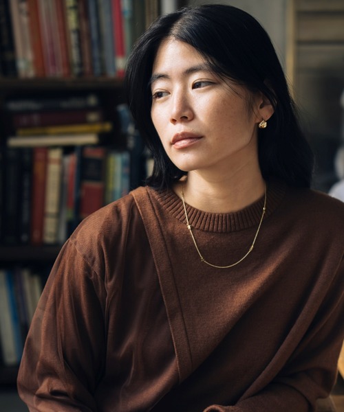 Nothing And Others(ナッシングアンドアザーズ)の「「Nothing And Others × Mami Ishioka Collection」Asymmetry Polygon Pierce(ピアス(両耳用)・レディース・ゴールド・FREE)」の2枚目の写真