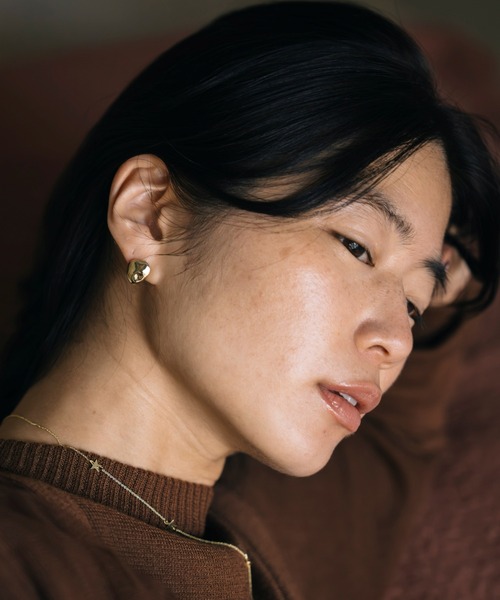 Nothing And Others(ナッシングアンドアザーズ)の「「Nothing And Others × Mami Ishioka Collection」Asymmetry Polygon Pierce(ピアス(両耳用)・レディース・ゴールド・FREE)」の7枚目の写真