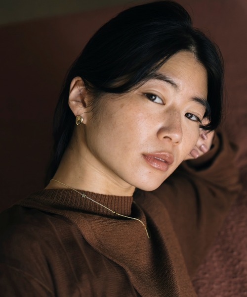 Nothing And Others(ナッシングアンドアザーズ)の「「Nothing And Others × Mami Ishioka Collection」Asymmetry Polygon Pierce(ピアス(両耳用)・レディース・ゴールド・FREE)」の8枚目の写真