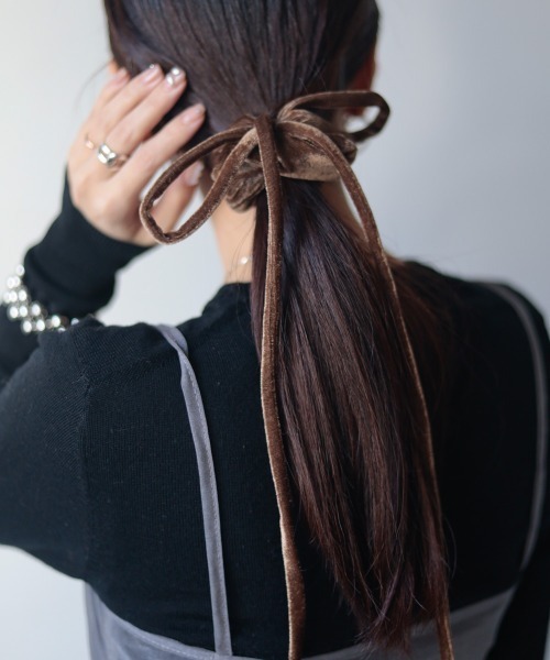 Bab（バブ）の「ベロアリボンシュシュ（シュシュ・レディース・ブラウン/ブラック・ONESIZE）」の6枚目の写真