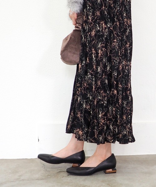 cava cava（サヴァサヴァ）の「メタルヒールパンプス　1320655（パンプス・レディース・プラチナム/ブラック/グレイッシュベージュ・22.5cm/23cm/23.5cm/24cm/24.5cm）」の7枚目の写真