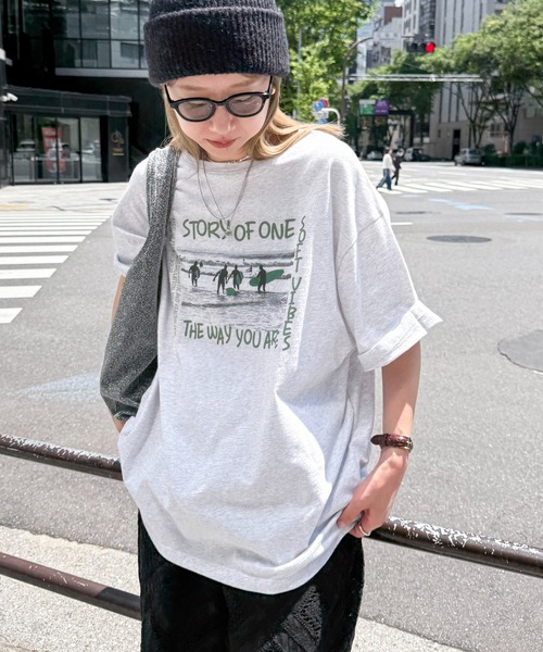 feepur by saya(フェピュールバイサヤ)の「SURFルーズTee(Tシャツ/カットソー・レディース・ライトグレー/ライトグレー系/ホワイト/ホワイト系・MEDIUM)」の4枚目の写真