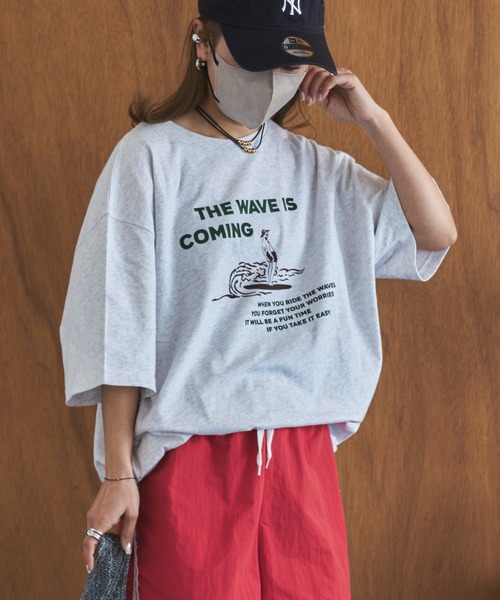 feepur by saya(フェピュールバイサヤ)の「SURFルーズTee(Tシャツ/カットソー・レディース・ライトグレー/ライトグレー系/ホワイト/ホワイト系・MEDIUM)」の3枚目の写真