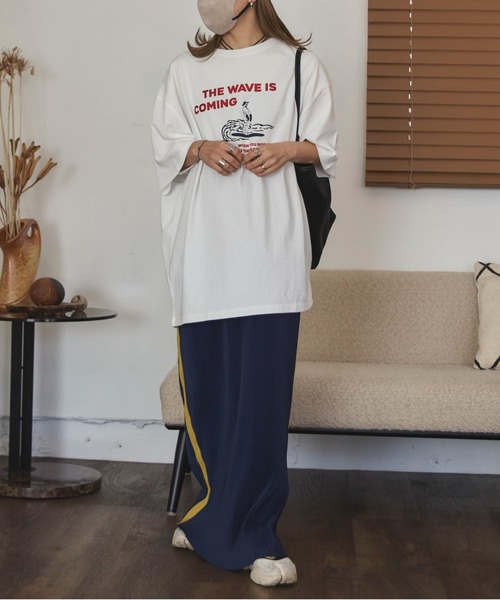 feepur by saya(フェピュールバイサヤ)の「SURFルーズTee(Tシャツ/カットソー・レディース・ライトグレー/ライトグレー系/ホワイト/ホワイト系・MEDIUM)」の11枚目の写真