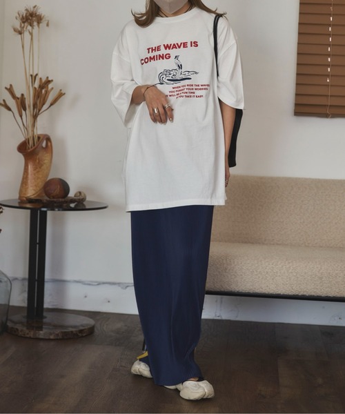 feepur by saya(フェピュールバイサヤ)の「SURFルーズTee(Tシャツ/カットソー・レディース・ライトグレー/ライトグレー系/ホワイト/ホワイト系・MEDIUM)」の13枚目の写真