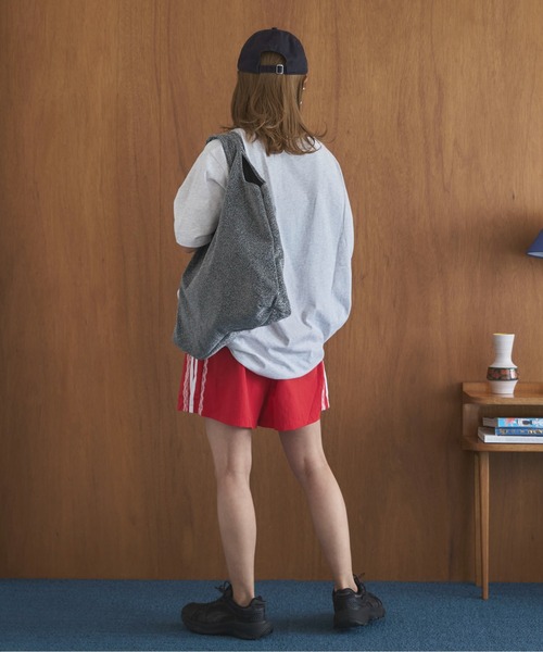 feepur by saya(フェピュールバイサヤ)の「SURFルーズTee(Tシャツ/カットソー・レディース・ライトグレー/ライトグレー系/ホワイト/ホワイト系・MEDIUM)」の22枚目の写真