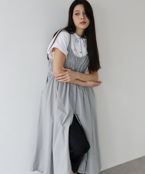 J by blue(ジェイバイブルー)の「ダブルジップキャミワンピース(ワンピース・レディース・グレー/ブラック・MEDIUM)」の7枚目の写真