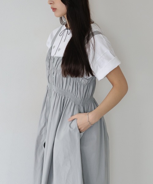 J by blue(ジェイバイブルー)の「ダブルジップキャミワンピース(ワンピース・レディース・グレー/ブラック・MEDIUM)」の9枚目の写真