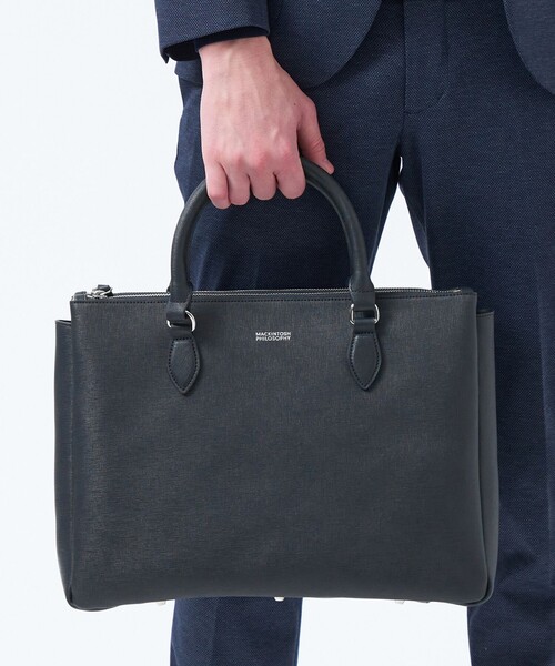 MACKINTOSH PHILOSOPHY(マッキントッシュ フィロソフィー)の「【25年春夏モデル】サフィアーノレザー ブリーフトート(トートバッグ・メンズ・ブラック/ダークネイビー・FREE)」の4枚目の写真