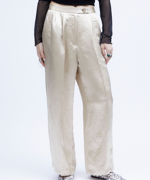 THINGS THAT MATTER（シングス ザット マター）の「ACETATE SATIN DOUBLE TUCK WIDE PANTS  / アセテートサテンダブルタックワイドパンツ（その他パンツ・レディース・グリーン/ピンク/イエロー/ブラック/パープル/ダークグリーン/ブラウン・1/2）」の6枚目の写真