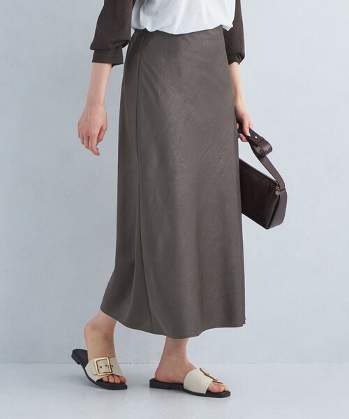 green label relaxing（グリーンレーベルリラクシング）の「ワッシャー サテン ナロー スカート（スカート・レディース・その他1/ダークグレー/オフホワイト・36/38）」の8枚目の写真