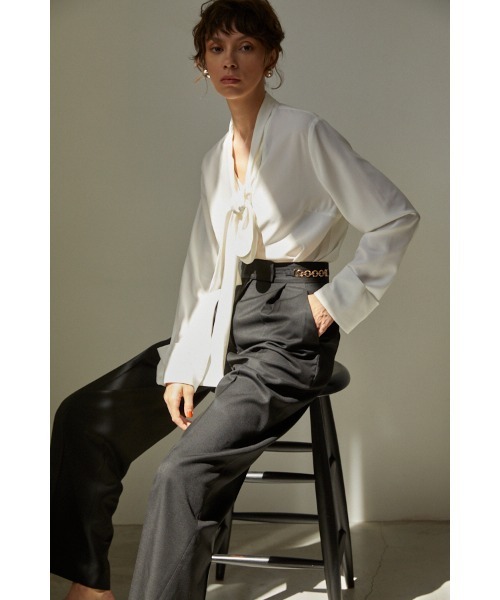 Estella.K（エステラケー）の「Helga Bow Tied Blouse オフボディボウタイブラウス（シャツ/ブラウス・レディース・ホワイト/ブラック・FREE）」の5枚目の写真