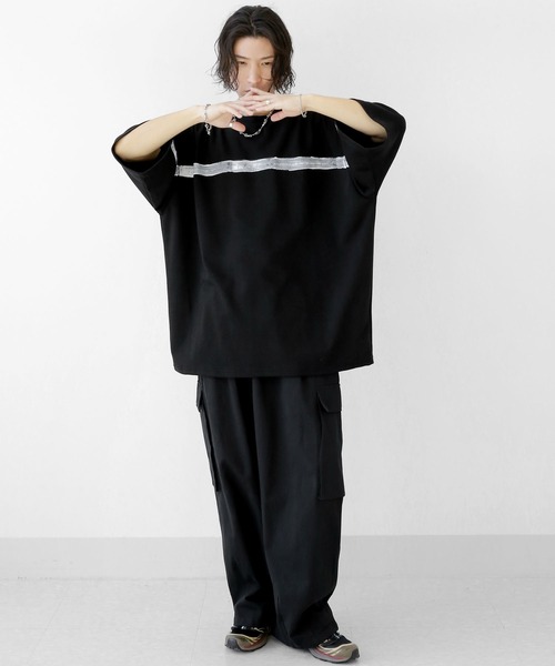 minsobi（ミンソビ）の「ペイントラインデザインTシャツ ユニセックス ビッグシルエットTシャツ（Tシャツ/カットソー・メンズ・ホワイト/ブラック・FREE）」の6枚目の写真