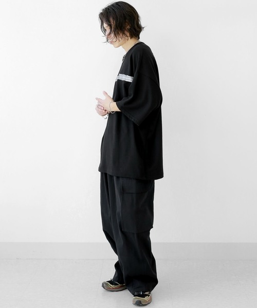 minsobi（ミンソビ）の「ペイントラインデザインTシャツ ユニセックス ビッグシルエットTシャツ（Tシャツ/カットソー・メンズ・ホワイト/ブラック・FREE）」の9枚目の写真