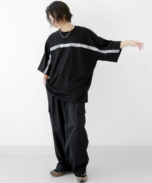 minsobi（ミンソビ）の「ペイントラインデザインTシャツ ユニセックス ビッグシルエットTシャツ（Tシャツ/カットソー・メンズ・ホワイト/ブラック・FREE）」の8枚目の写真