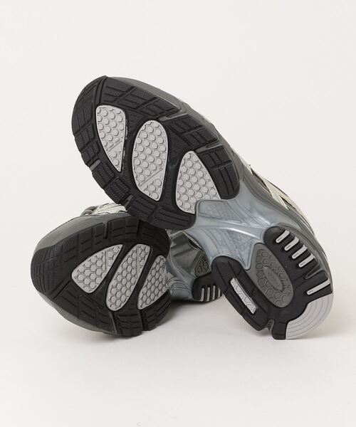 ASICS（アシックス）の「GEL-DS TRAINER 14 / ゲルディーエス トレーナー 14（スニーカー・メンズ・グレー系その他・30.5/27.5/28/24/27/25.5/28.5/29/24.5/23.5/25/23/26.5/26/29.5）」の11枚目の写真