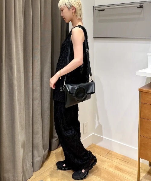 【美品】LAURA DI MAGGIO サークルハンドルショルダーバッグ LAURA DI MAGGIO)サークルハンドルショルダーバッグ（ショルダー