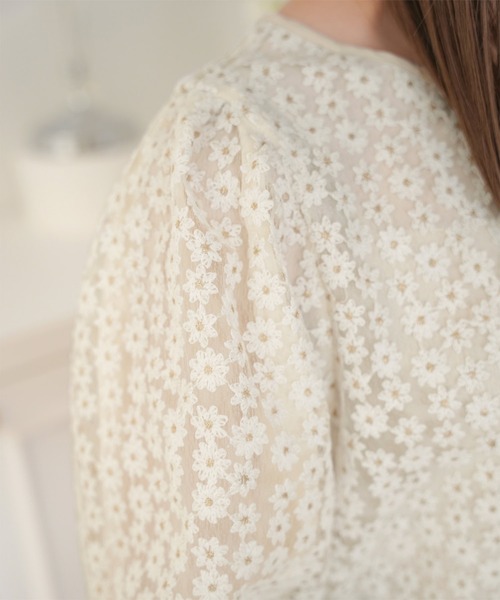 Prima Scherrer(プリマシェレル)の「刺繍フラワーレース ブラウス Prima Scherrer plus(シャツ/ブラウス・レディース・ホワイト・フリー)」の2枚目の写真