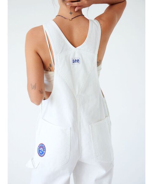 Lee（リー）の「Lee別注 ワッペンデザインデニムサロペット（つなぎ/オールインワン・レディース・アイボリー/ブルー・SMALL/MEDIUM）」の3枚目の写真