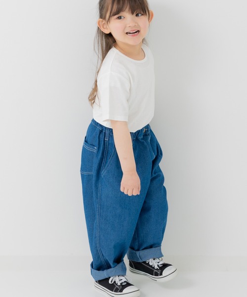 chil2(チルツー)の「ダンガリーワイドパンツ(デニムパンツ・キッズ・サックスブルー/ブルー・120cm/110cm/100cm/90cm/150cm/140cm/130cm)」の4枚目の写真
