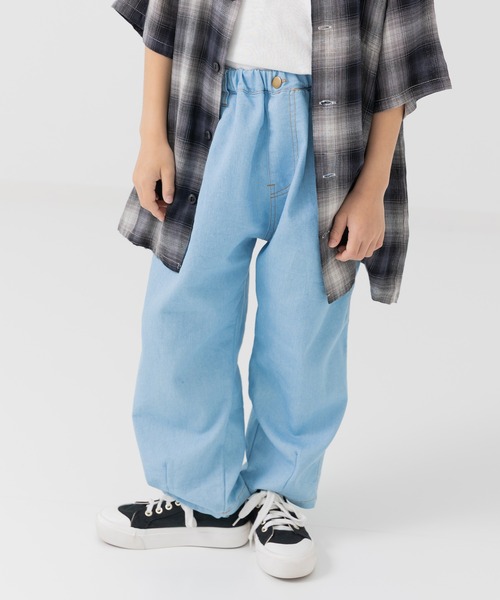 chil2(チルツー)の「ダンガリーワイドパンツ(デニムパンツ・キッズ・サックスブルー/ブルー・120cm/110cm/100cm/90cm/150cm/140cm/130cm)」の9枚目の写真