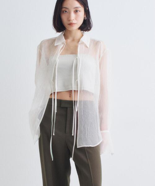 CODE A(コードエー)の「◆sheer washer ribbon blouse(シャツ/ブラウス・レディース・ホワイト/ライトグレー・00)」の2枚目の写真