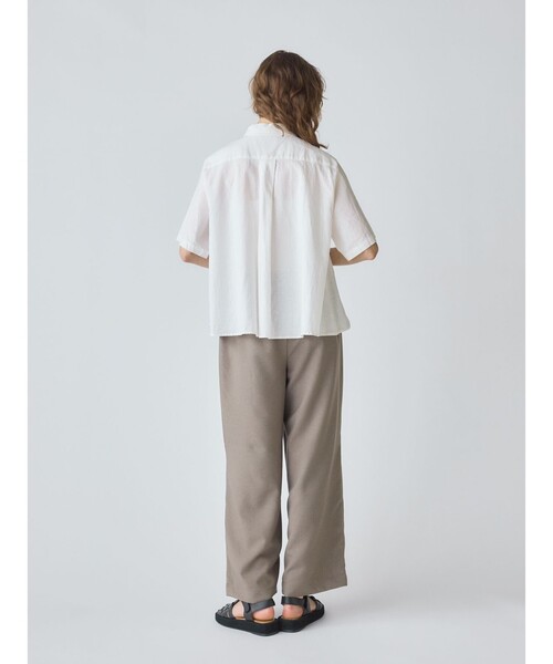 MidiUmi(ミディウミ)の「MidiUmi タックショートシャツ(シャツ/ブラウス・レディース・ブルー/オフホワイト/ブラック・FREE)」の9枚目の写真